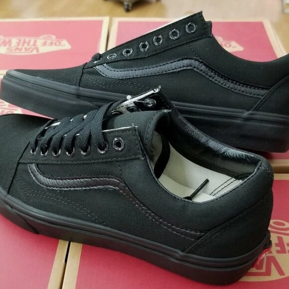 VANS Old Skool Black | 8.5 Man / 10 Woman - Picture 2 of 5